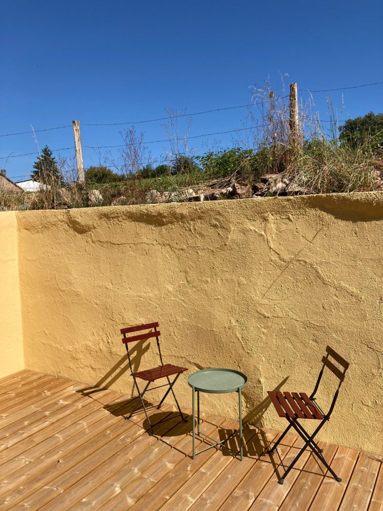 terras achter met ochtend zon